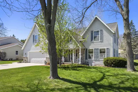 37 Pheasant Ct, Appleton, WI 54915 photo 2