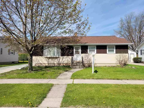 374 Wilson Ave, Fond Du Lac, WI 54935