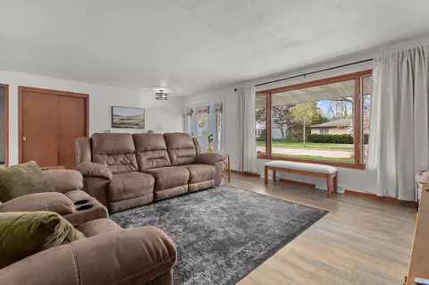Living - 2108 N Birchwood Ave, Appleton, WI 54914 photo 2 of 7