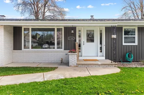 Exterior - 2108 N Birchwood Ave, Appleton, WI 54914 photo 6 of 7