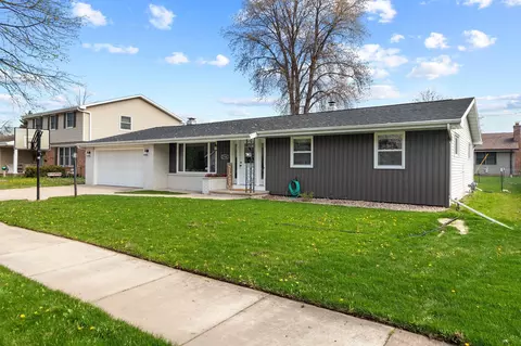 Exterior - 2108 N Birchwood Ave, Appleton, WI 54914 photo 7 of 7