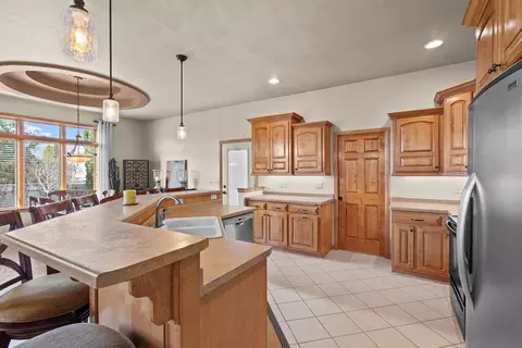 Kitchen - 3177 Devroy Ln, Howard, WI 54313 photo 5 of 6