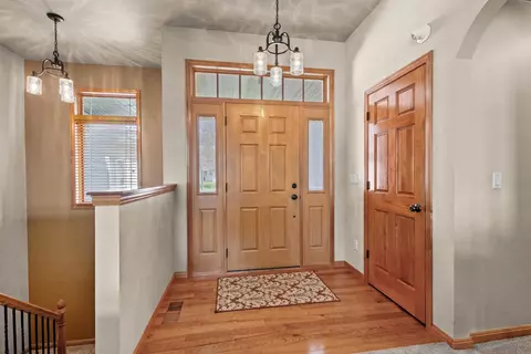 Entry Way - 3177 Devroy Ln, Howard, WI 54313 photo 2 of 6