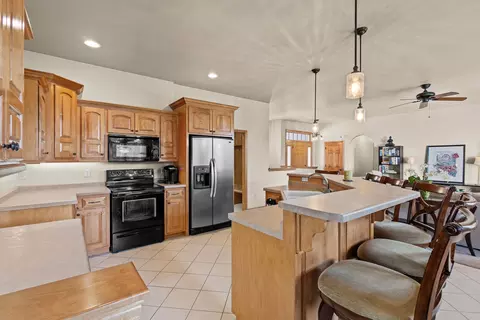 Kitchen - 3177 Devroy Ln, Howard, WI 54313 photo 4 of 6