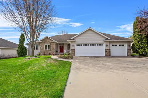 3177 Devroy Ln, Howard, WI 54313