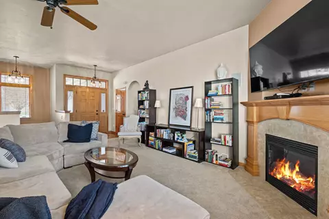Living - 3177 Devroy Ln, Howard, WI 54313 photo 2 of 6