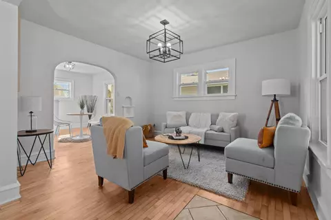 Living - 1820 S Jefferson St, Appleton, WI 54915 photo 3 of 4
