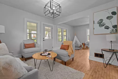 Living - 1820 S Jefferson St, Appleton, WI 54915 photo 2 of 4