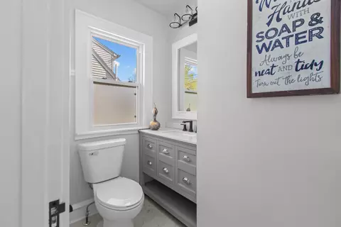 Bath - 1820 S Jefferson St, Appleton, WI 54915 photo 1 of 4