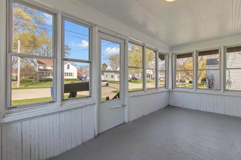 Exterior - 1820 S Jefferson St, Appleton, WI 54915 photo 9 of 11