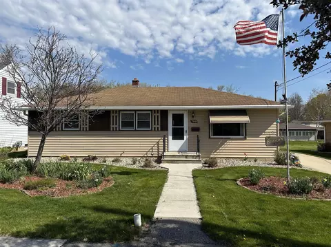 700 W 9th St, Kaukauna, WI 54130
