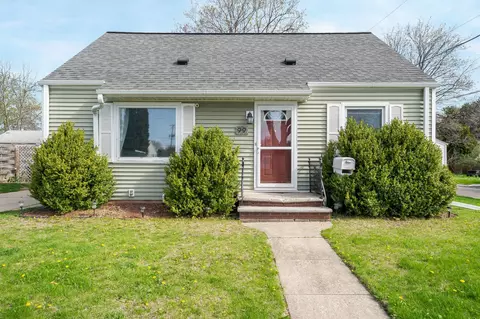 99 Foster Ct, Appleton, WI 54915