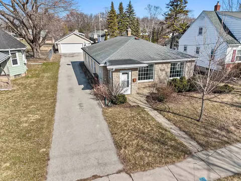 1130 S Kernan Ave, Appleton, WI 54915