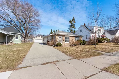 1130 S Kernan Ave, Appleton, WI 54915 photo 2