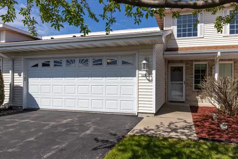 3200 White Tail Ln #D, Oshkosh, WI 54904
