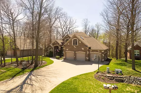 3072 Warm Springs Dr, Green Bay, WI 54311