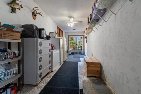 Entry Way - 3500 W Justin St, Appleton, WI 54914 photo 3 of 4