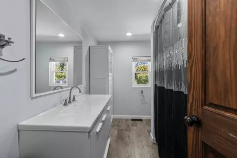 Bath - 3500 W Justin St, Appleton, WI 54914 photo 1 of 3