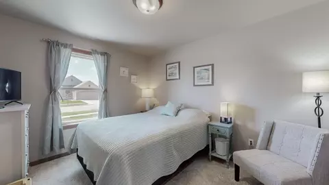 Bedroom - 2239 E Honeygold Ct, Appleton, WI 54913 photo 3 of 4