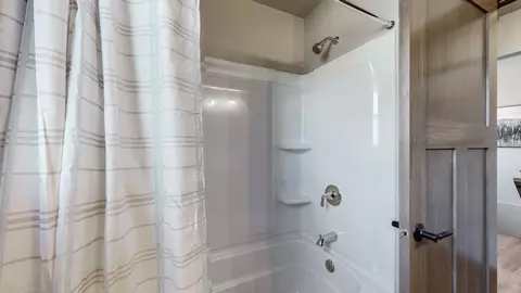 Bath - 2239 E Honeygold Ct, Appleton, WI 54913 photo 4 of 4