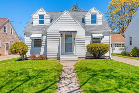1497 Day St, Green Bay, WI 54302