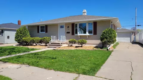 900 Thrush St, Green Bay, WI 54303