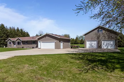 8884 N Pioneer Rd, Larsen, WI 54947