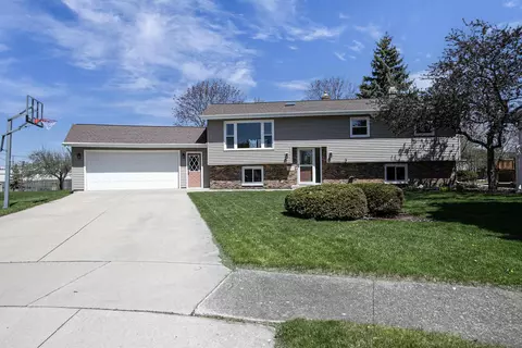1016 W Weiland Ave, Appleton, WI 54914 photo 2