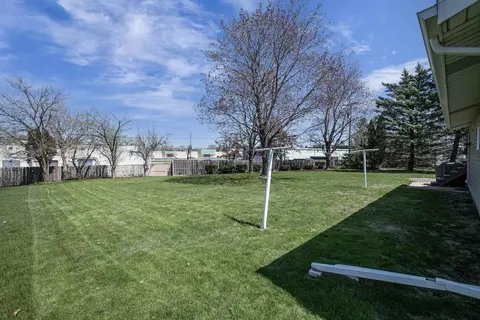 1016 W Weiland Ave, Appleton, WI 54914 photo 4