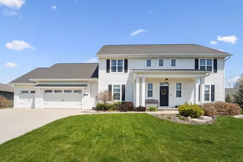 2952 W Old Oak Dr, Appleton, WI 54913