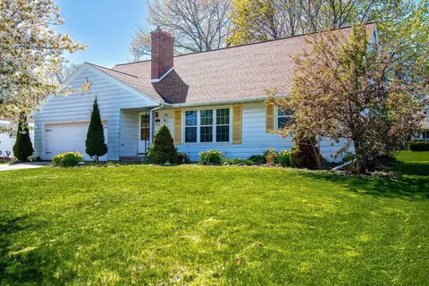 1022 S Ridge Rd, Green Bay, WI 54304
