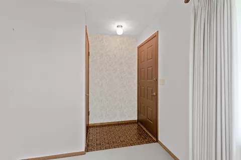 9 Eastfield Ct, Appleton, WI 54915 photo 5