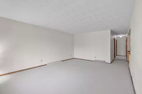 9 Eastfield Ct, Appleton, WI 54915 photo 8