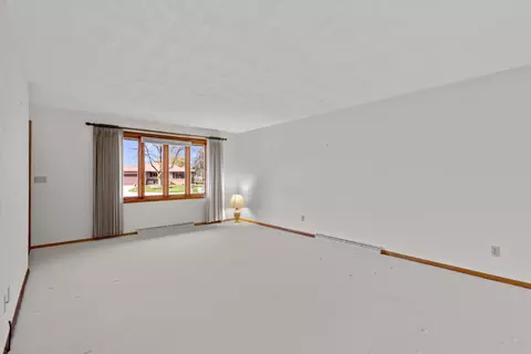 9 Eastfield Ct, Appleton, WI 54915 photo 9