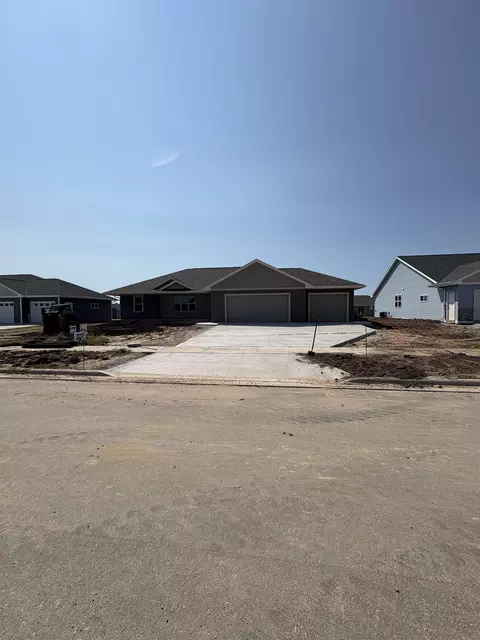 4641 Paul Ln, Green Bay, WI 54313