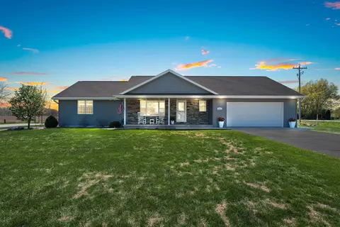 104 Golden Wheat Ln, Wrightstown, WI 54180