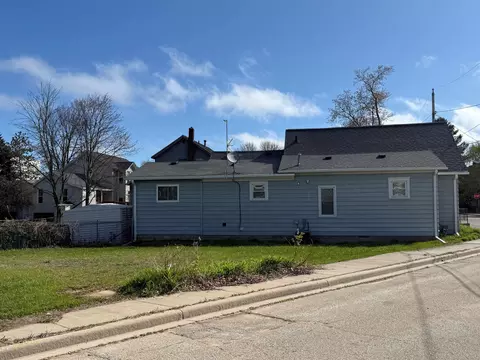 310 8th Ave, Menominee, MI 49858 photo 2