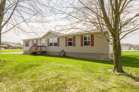 e1207 Town Hall Road, Luxemburg, WI 54217