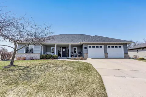 2070 Wisteria Cir, Green Bay, WI 54313