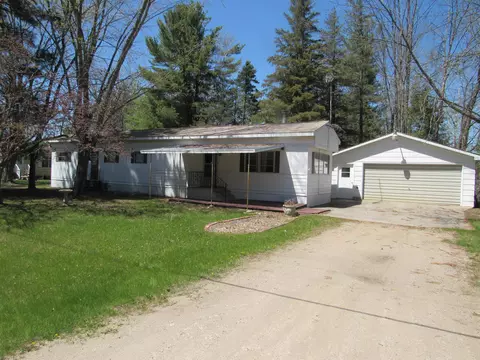 W6636 Sunset Drive, Menominee, MI 49858