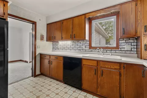 909 N Summit St, Appleton, WI 54914 photo 13