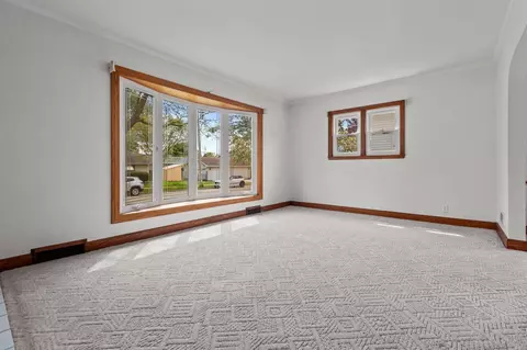 909 N Summit St, Appleton, WI 54914 photo 6