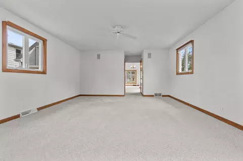 909 N Summit St, Appleton, WI 54914 photo 11
