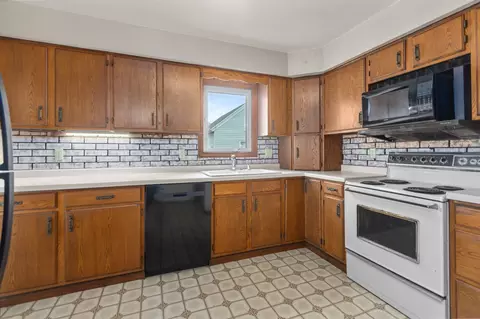 909 N Summit St, Appleton, WI 54914 photo 14