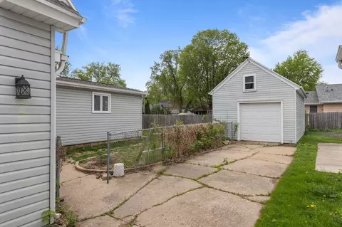 909 N Summit St, Appleton, WI 54914 photo 29