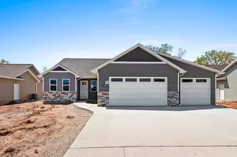 1730 Founders St, Neenah, WI 54956