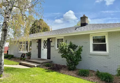 2512 N Division St, Appleton, WI 54911