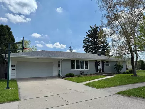 2512 N Division St, Appleton, WI 54911 photo 2
