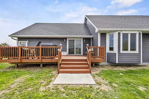 Exterior - 5580 Springbrook Rd, Omro, WI 54963 photo 4 of 17