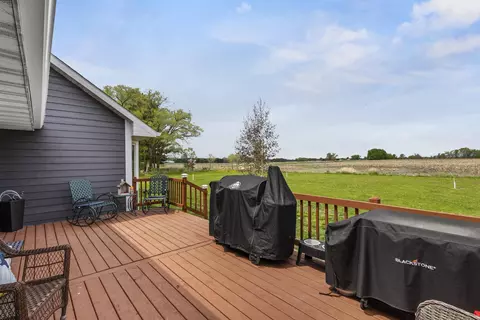 Exterior - 5580 Springbrook Rd, Omro, WI 54963 photo 7 of 17